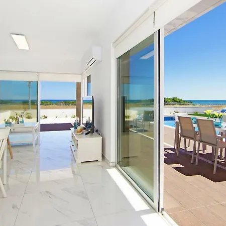 Villa Athjas1 *